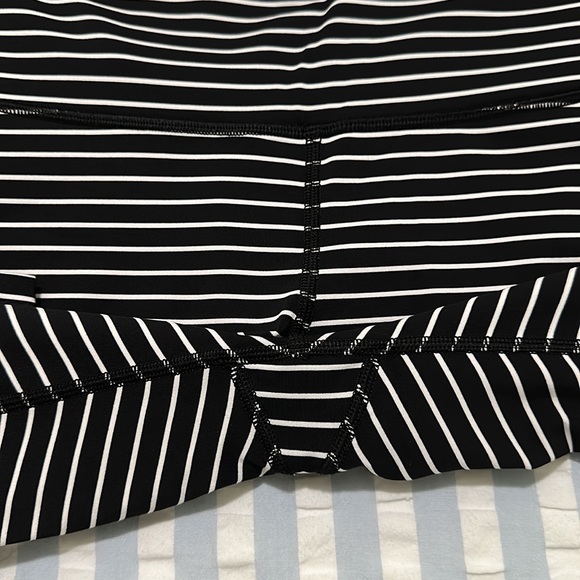 Lululemon Wunder Under HR Tight Parallel Stripe 25” size 6 - Picture 2 of 4